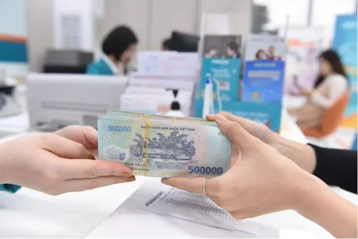 100 Triệu Gửi Ngân Hàng 1 Năm Lãi Bao Nhiêu? Tiền Lãi Có Đủ Bù Lạm Phát?