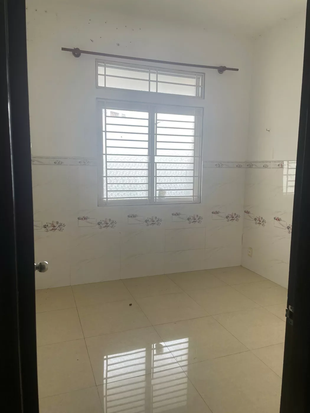 Cho thuê chung cư 312 Lạc Long Quân - Ảnh 1