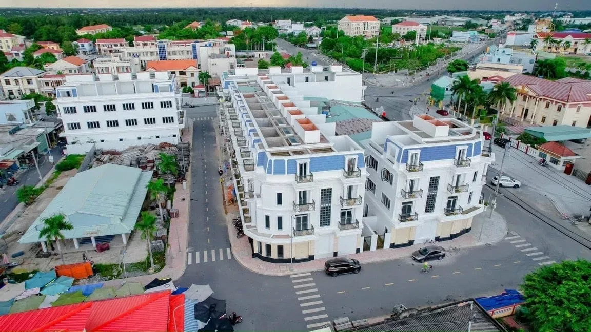 TÂN TRỤ ROYAL - Ảnh 1